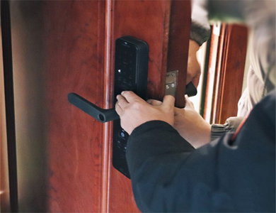 石嘴山市24小时上门开锁公司